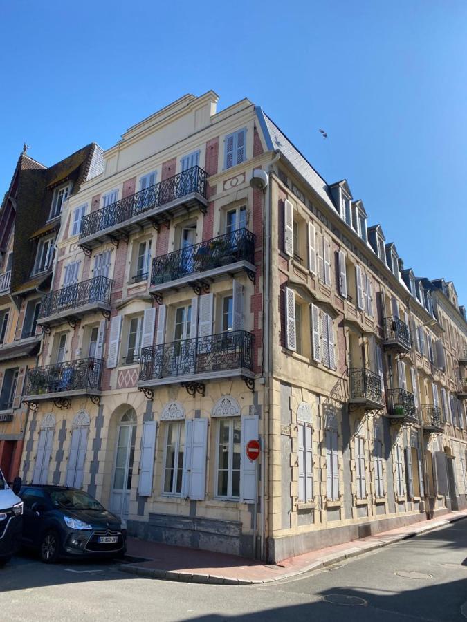 Le Petit Flaubert Trouville-sur-Mer Exterior foto